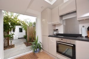 Kitchen to Garden (2)- click for photo gallery